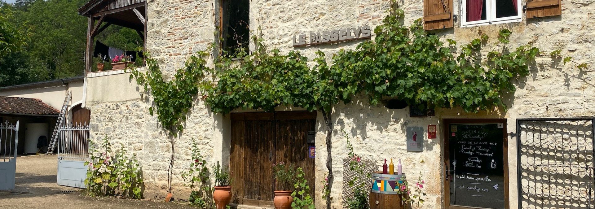 Domaine Le Passelys - Rue des Vignerons