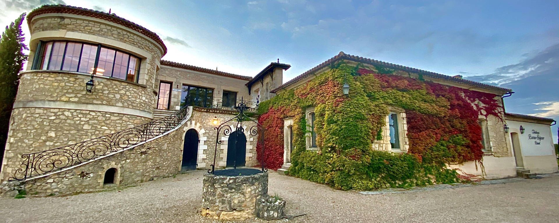 Château Beau-Séjour Bécot - Rue des Vignerons