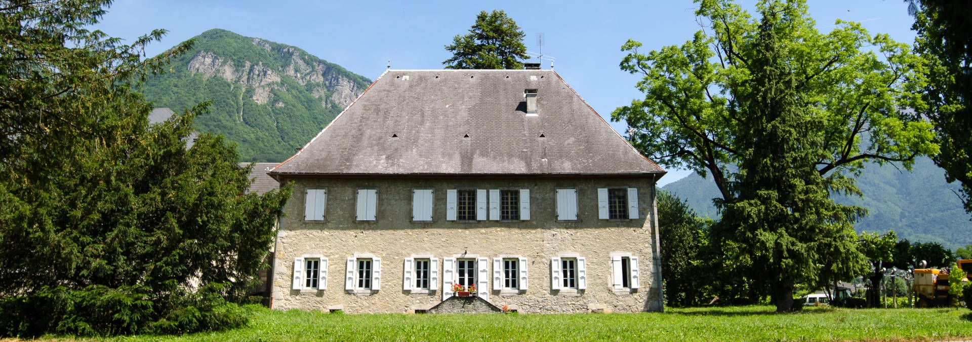 Domaine de Méjane - Rue des Vignerons