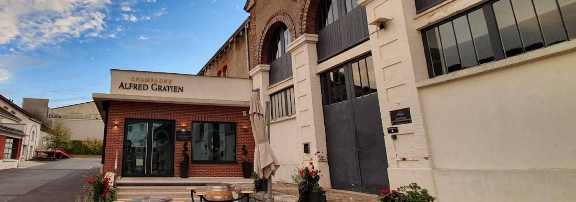 Champagne Alfred Gratien - Rue des Vignerons