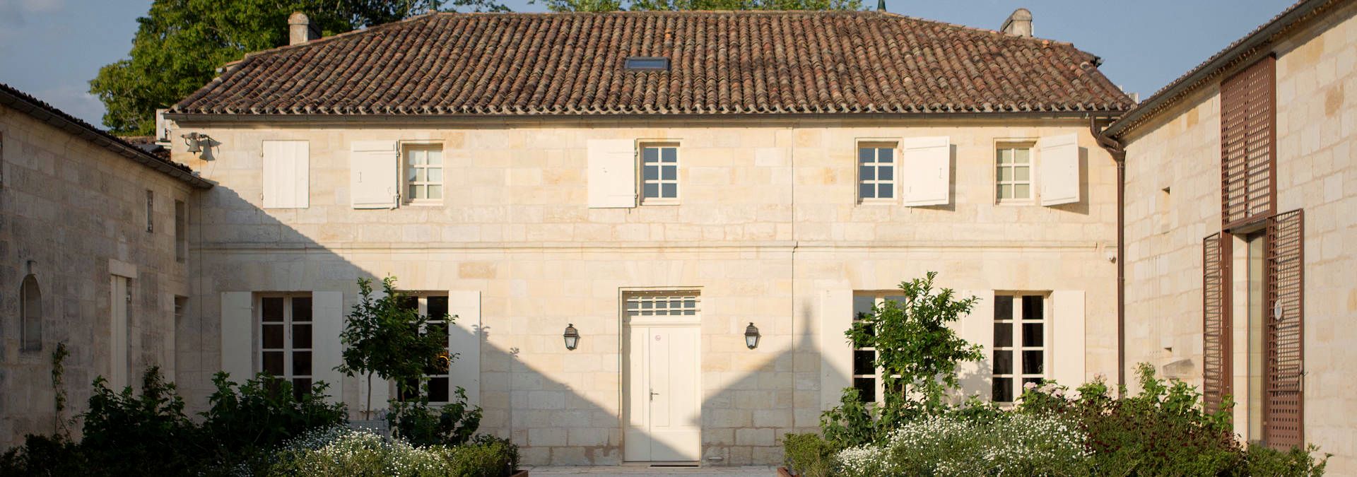 Château Franc Mayne - Rue des Vignerons