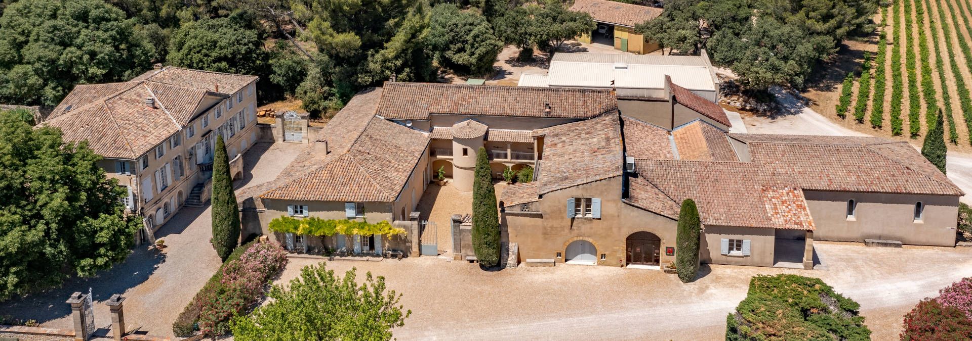 Château d'Aqueria - Rue des Vignerons