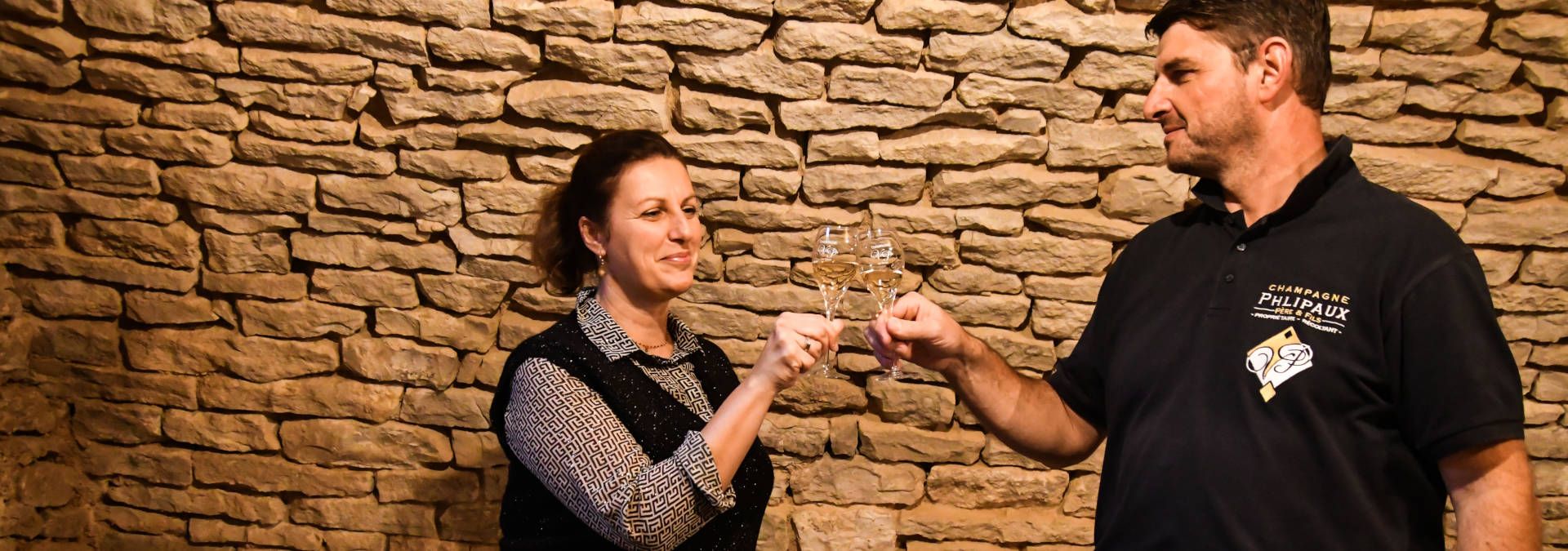 Champagne Phlipaux Père &amp; Fils - Rue des Vignerons