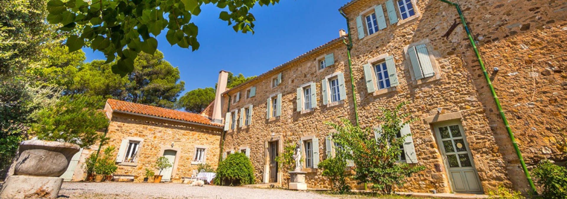 Château Saint-Estève - Rue des Vignerons