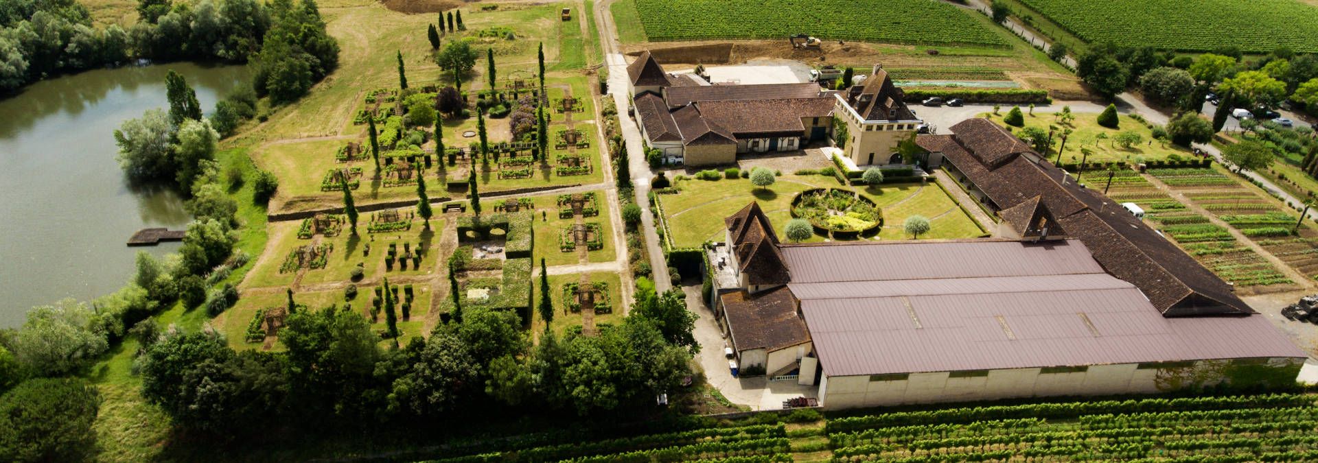 Château Montus et Château Bouscassé - Rue des Vignerons