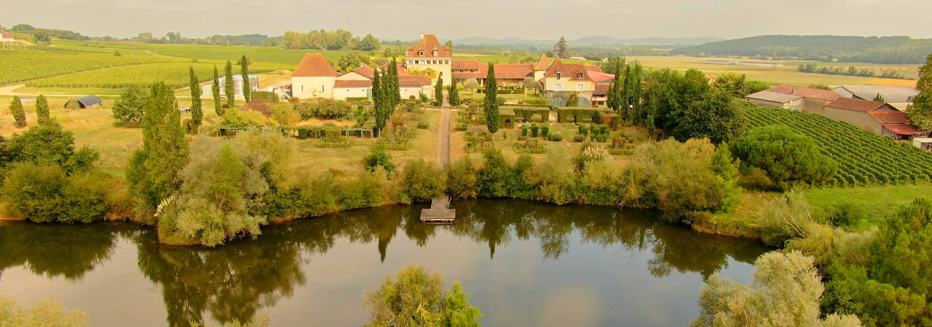 Château Montus et Château Bouscassé - Rue des Vignerons